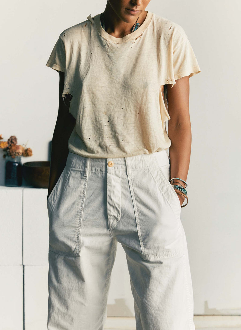 blake military trouser in white - Model