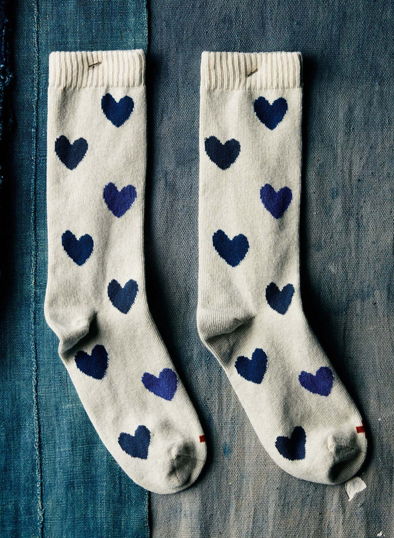 blue heart sock in natural