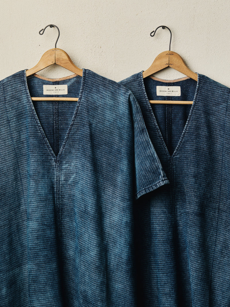 bleached indigo open weave caftan - Model