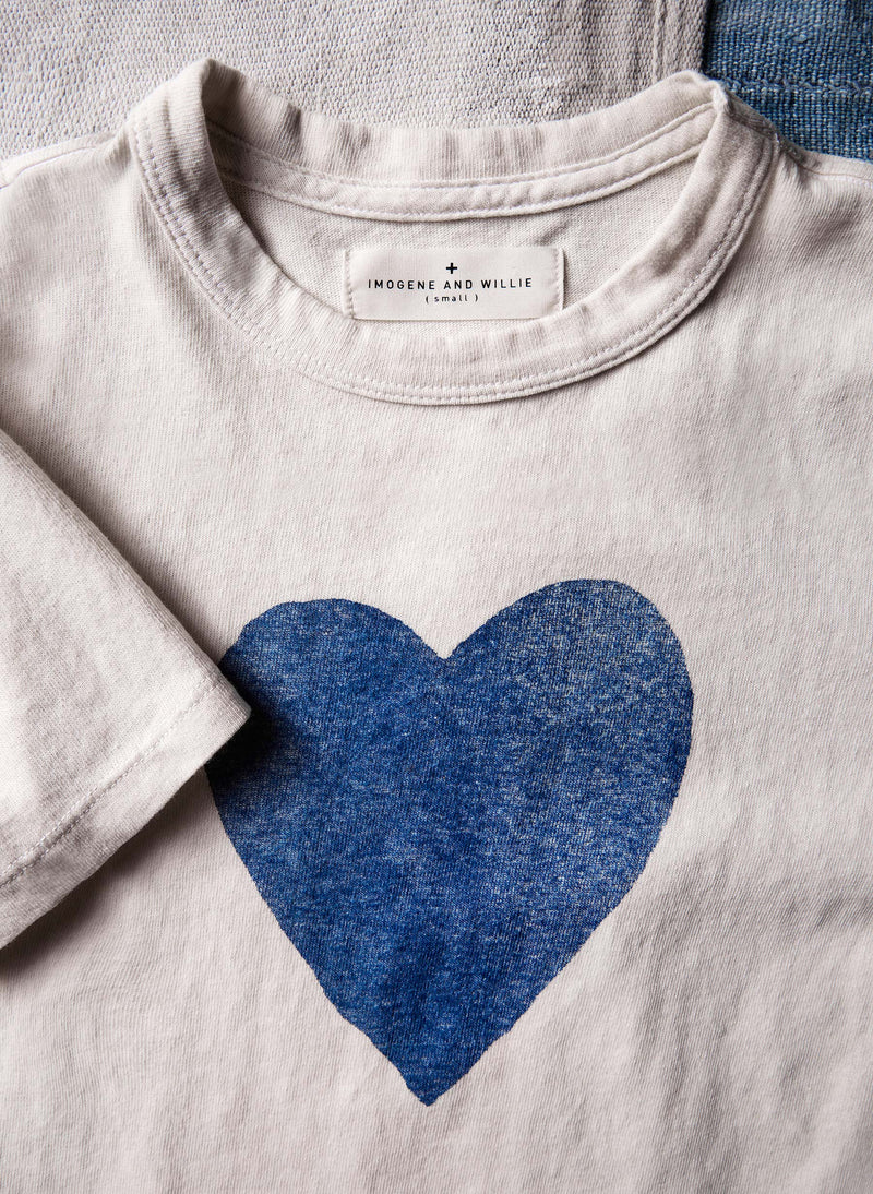 the "heart" tee in blue - Model