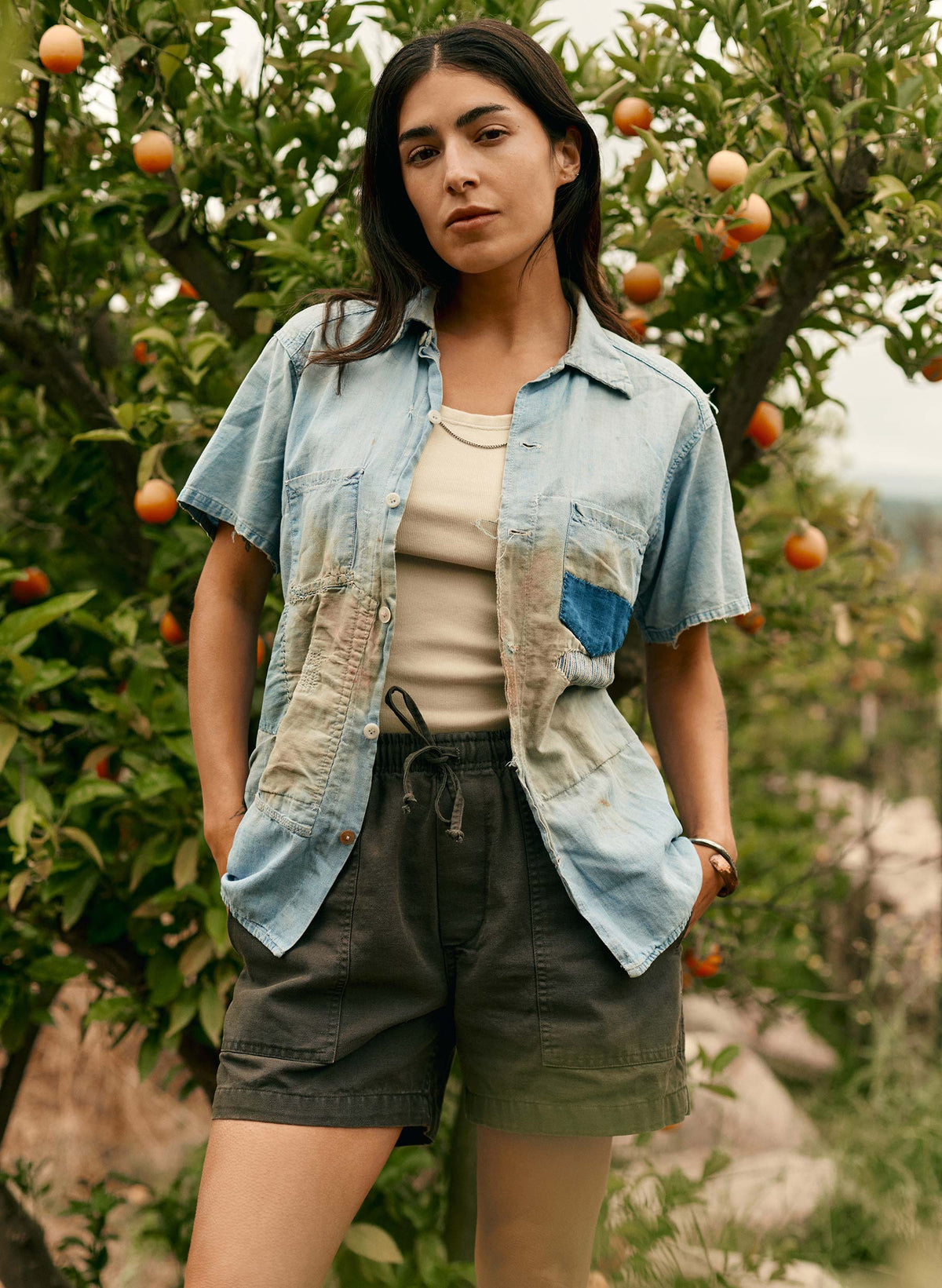 the canvas lounge short in faded black