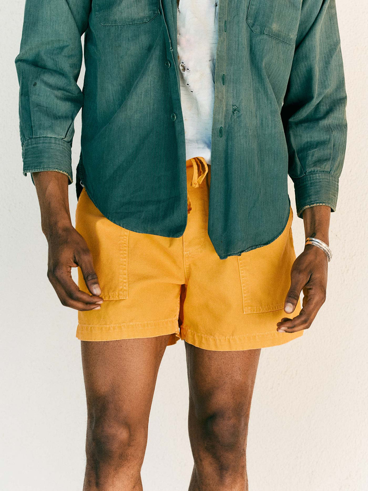 the canvas lounge short in marigold