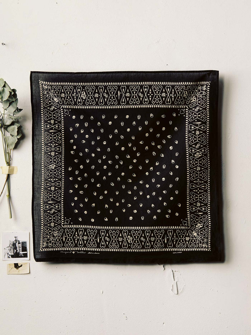 the "muerte" bandana