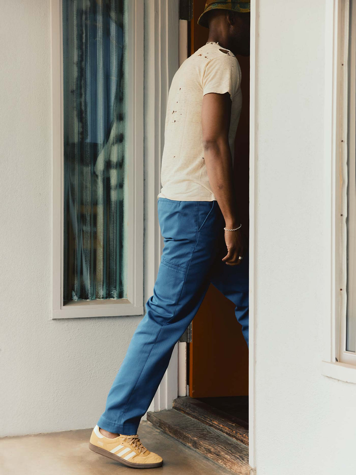 oceanside relaxed pant in postman blue