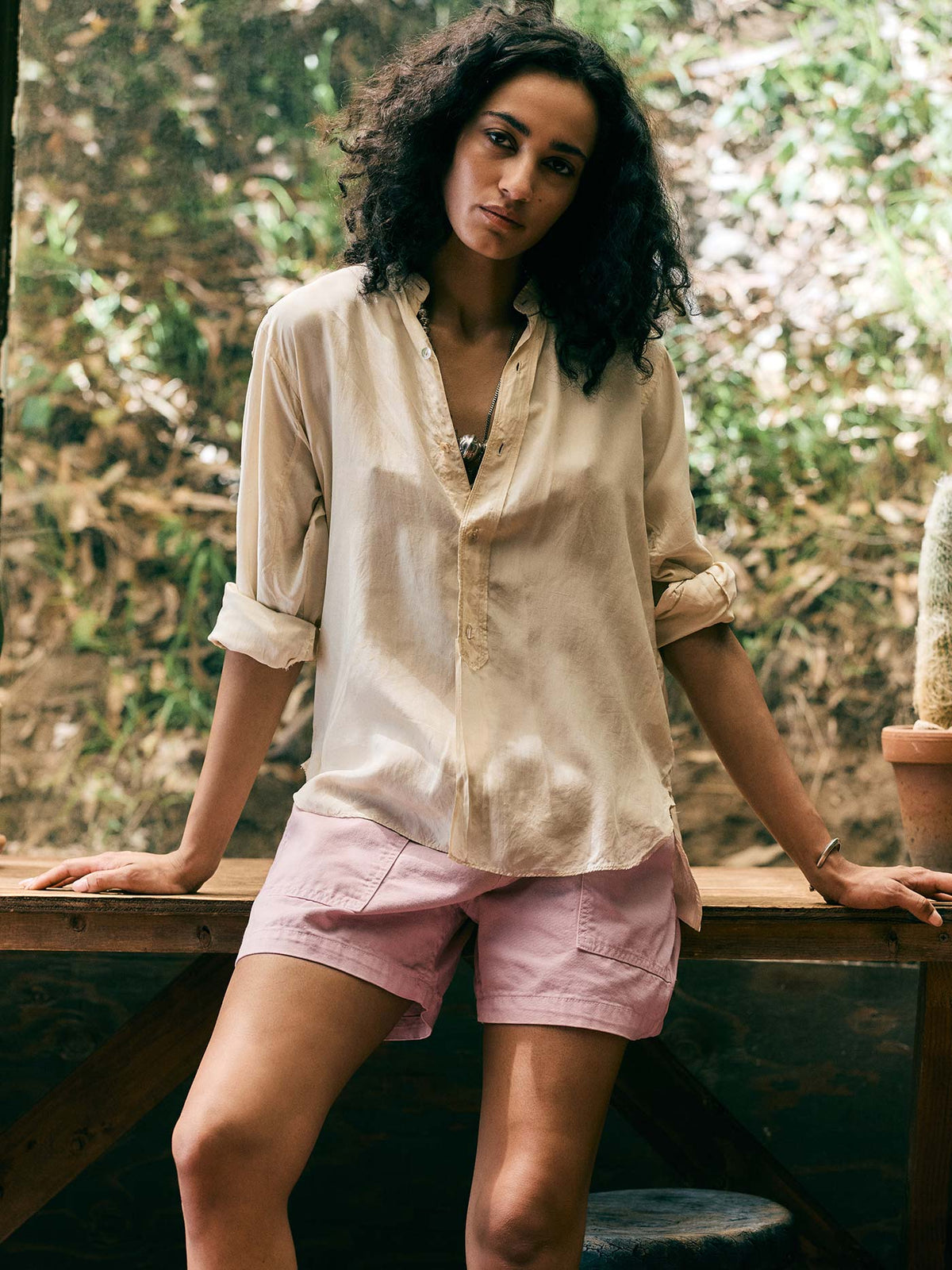 the canvas lounge short in pink stone