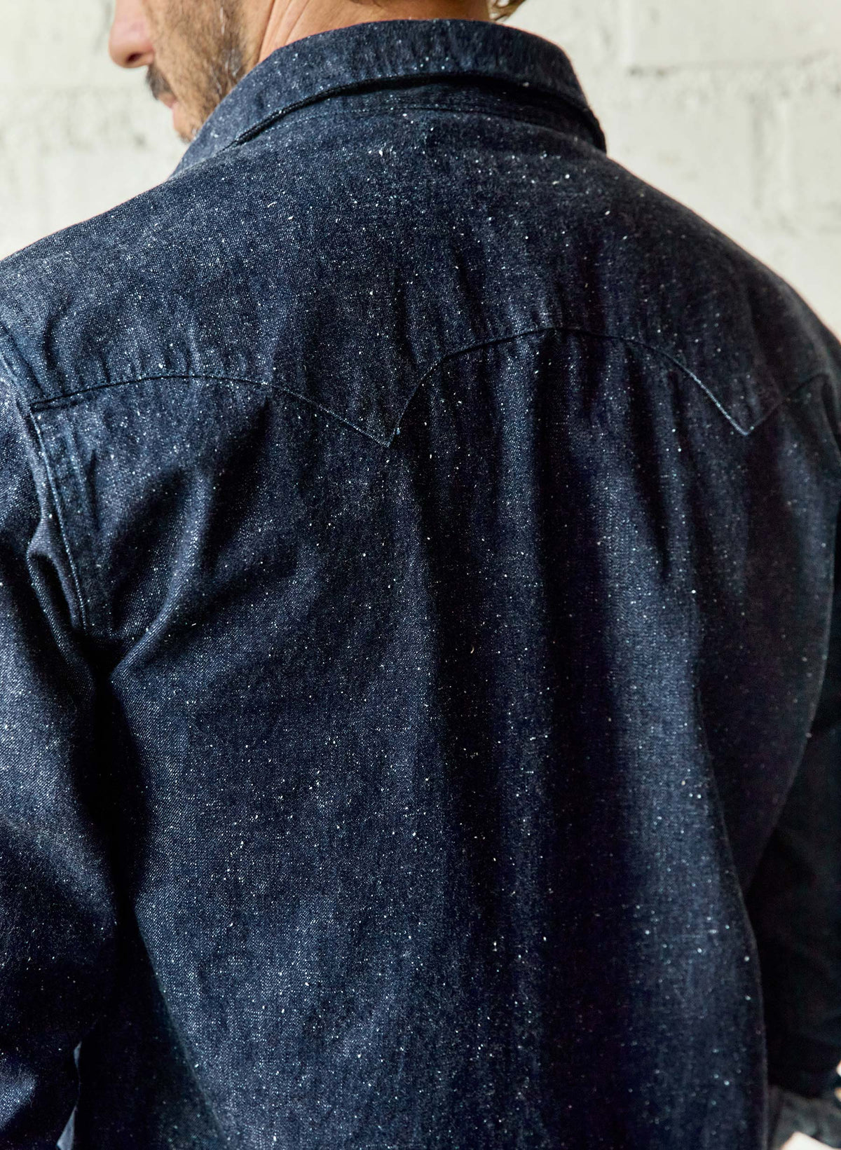 the sawtooth pearl snap in indigo nep