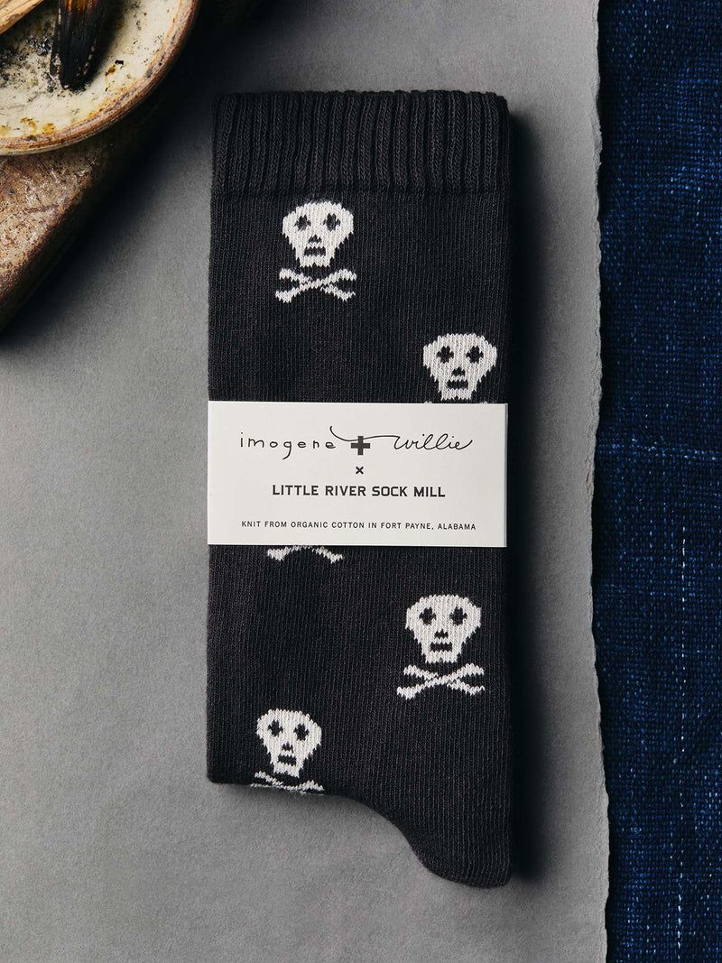 skull sock in charcoal - Model