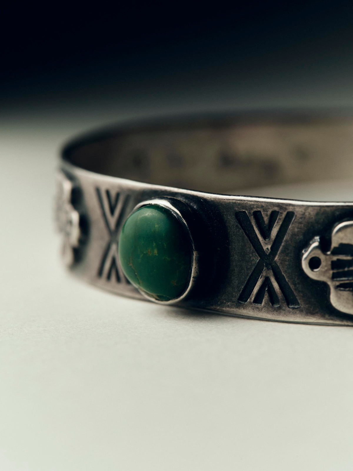 vinatge harvey-era thunderbird cuff