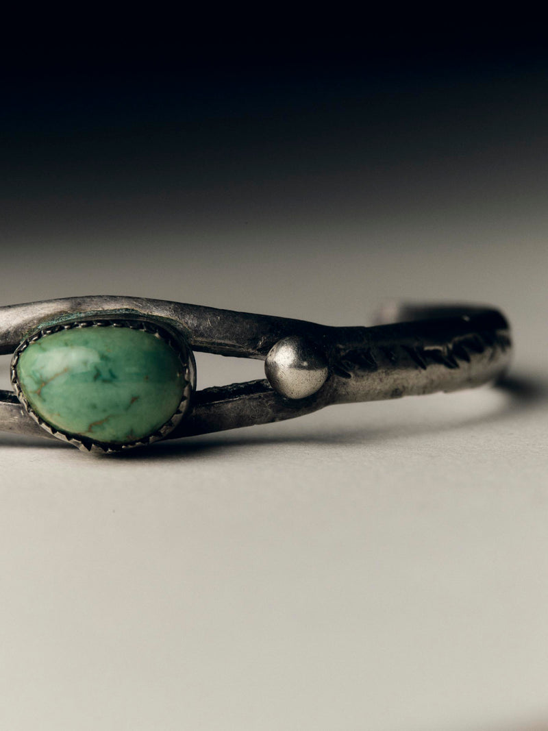 vintage harvey-era navajo cuff - Model