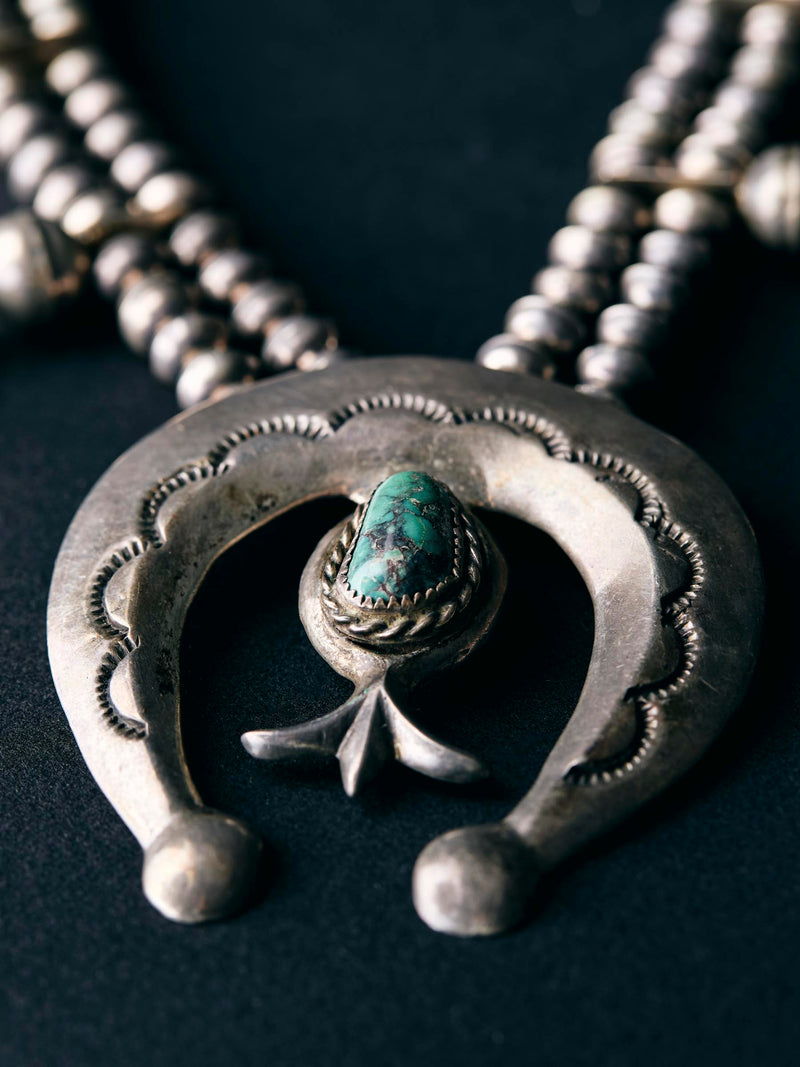 vintage navajo silver squash blossom - Model