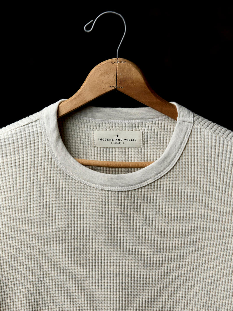 long sleeve thermal crew in ash - Model