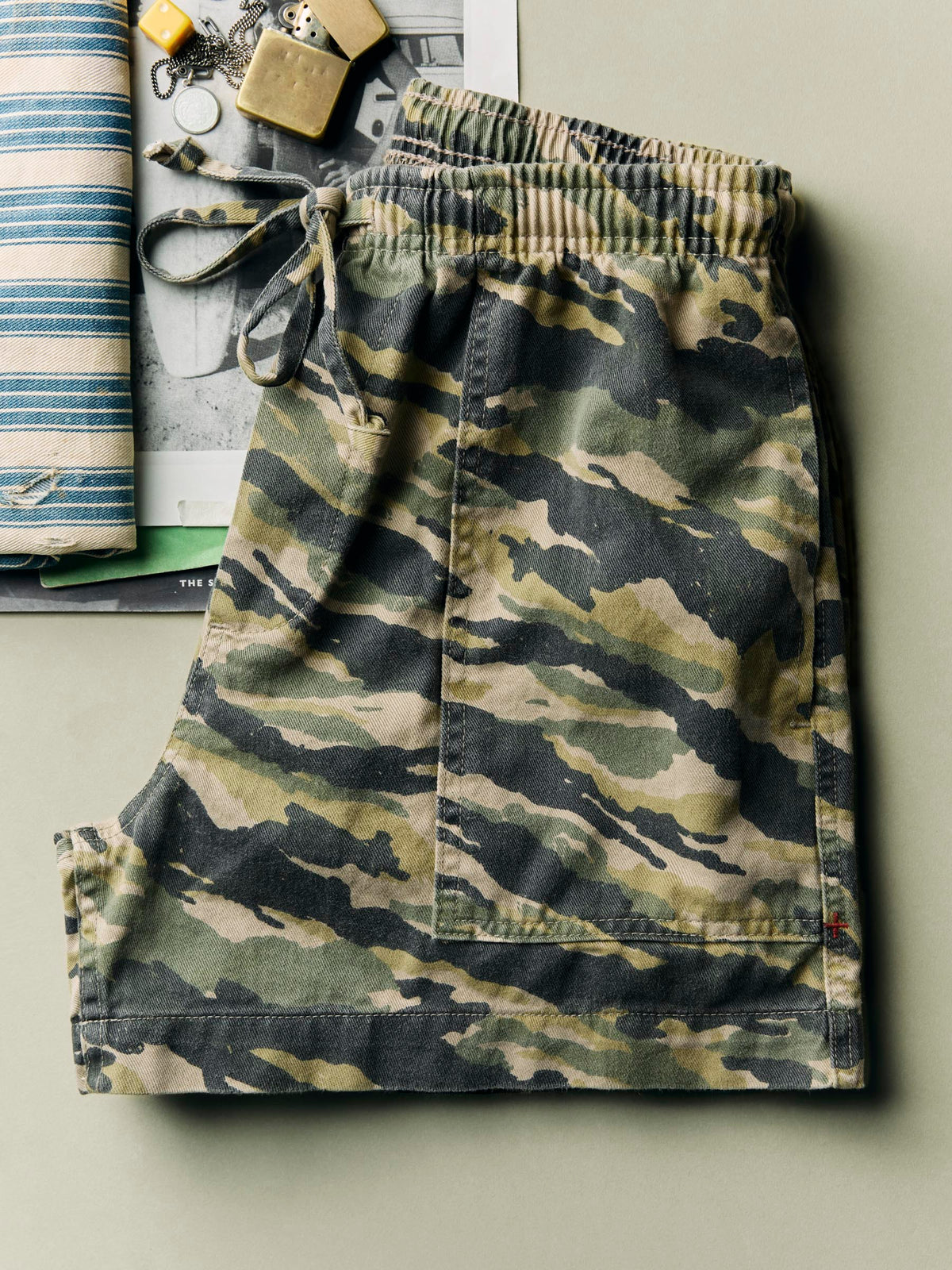 the lounge short in brushstroke camo