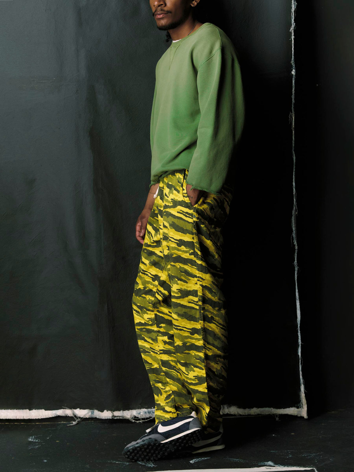 the lounge pant in brushstroke camo