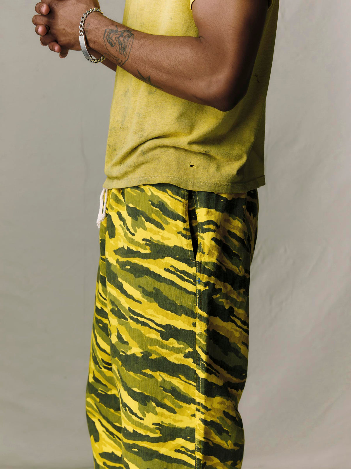 the lounge pant in brushstroke camo