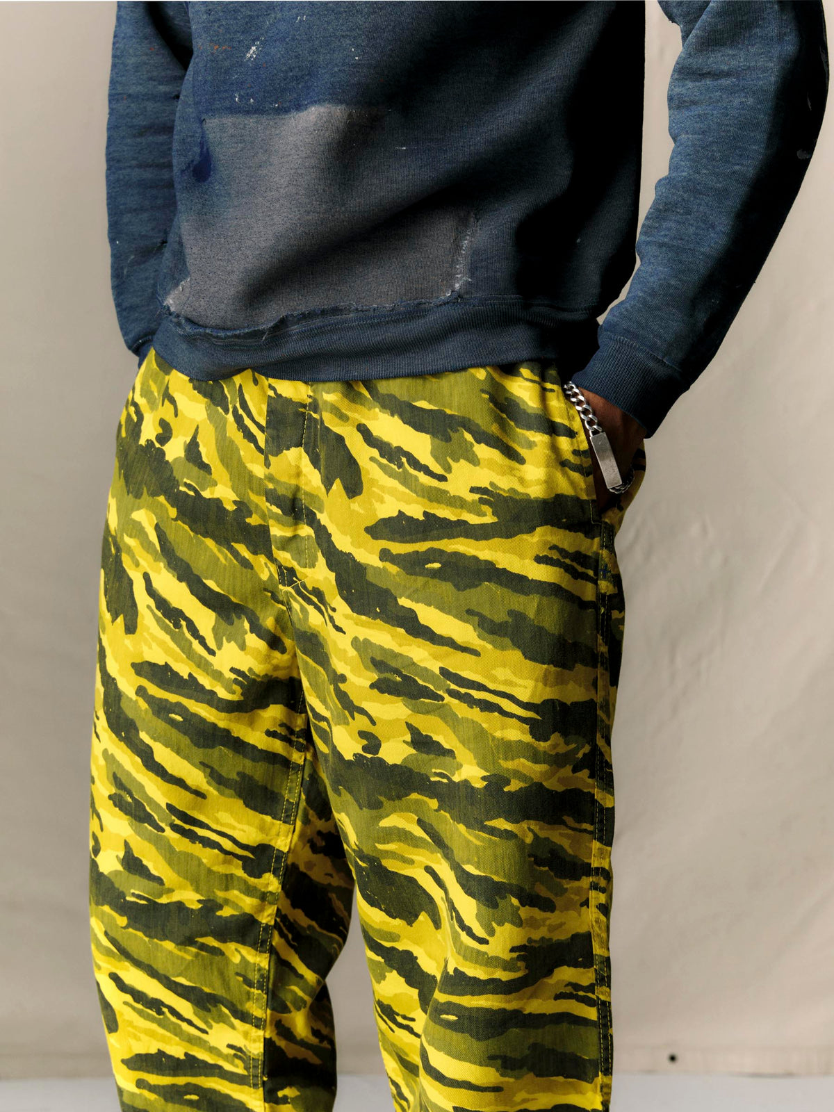 the lounge pant in brushstroke camo