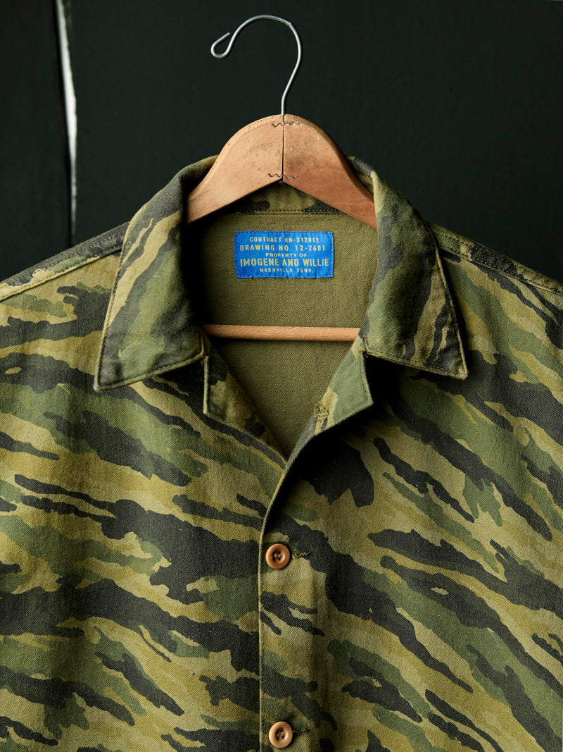 fatigue jacket in brushstroke camo - Model