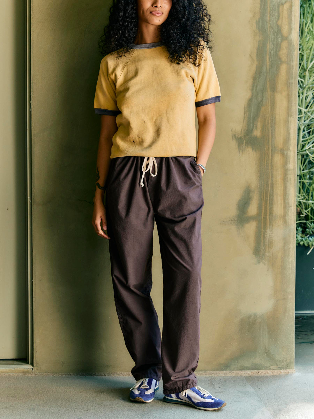 the lounge pant in umber poplin