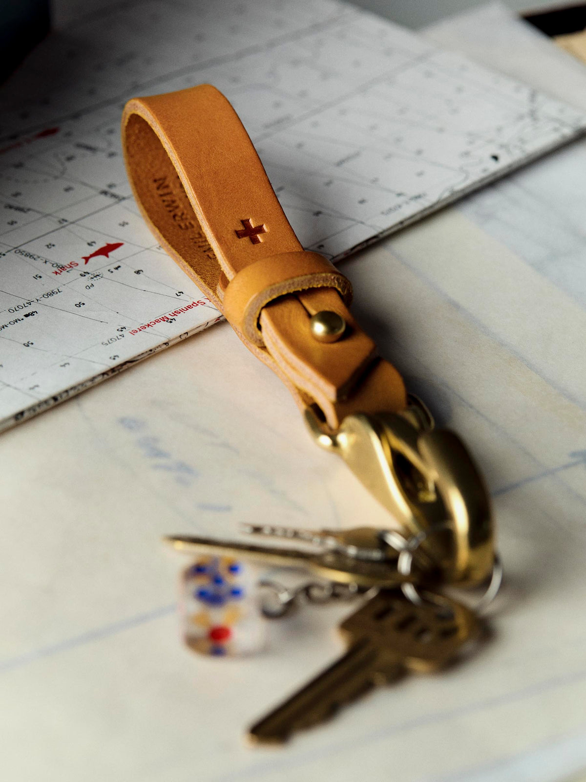 emil erwin x i+w keychain in honey
