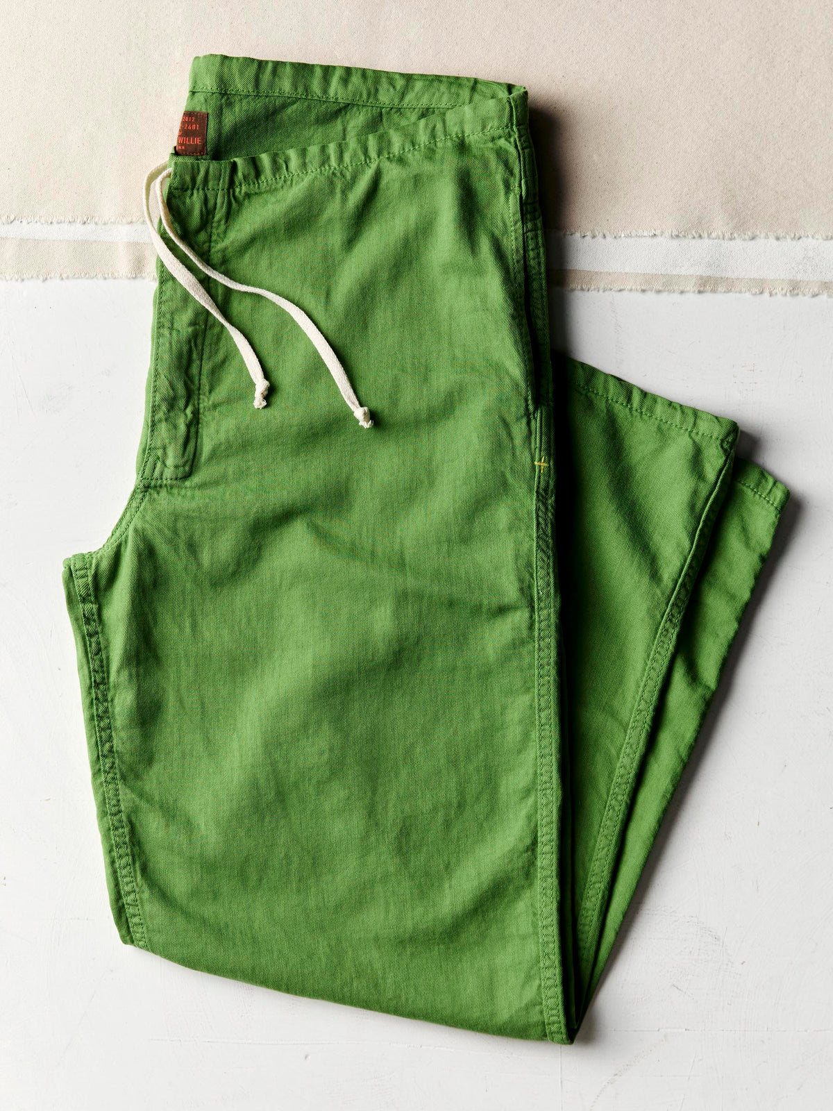 the lounge pant in fern green
