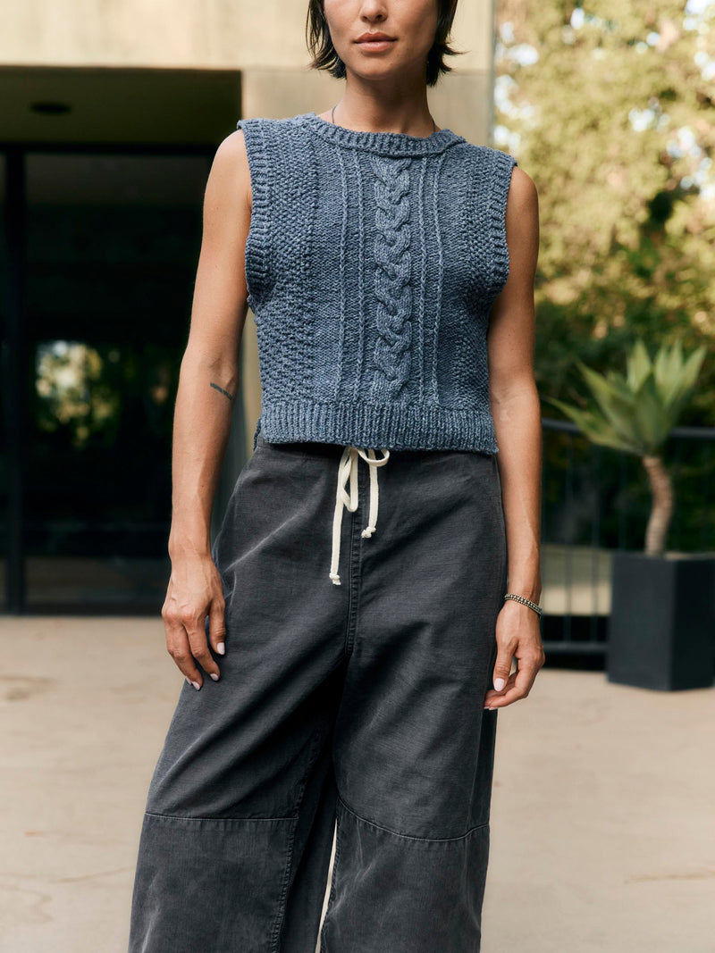 flight pant in faded black - Model