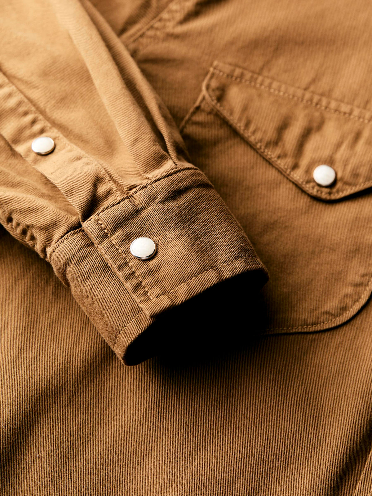 hayes pearl snap in whisper twill