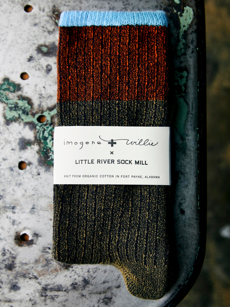 ribbed boot sock in umber - Model