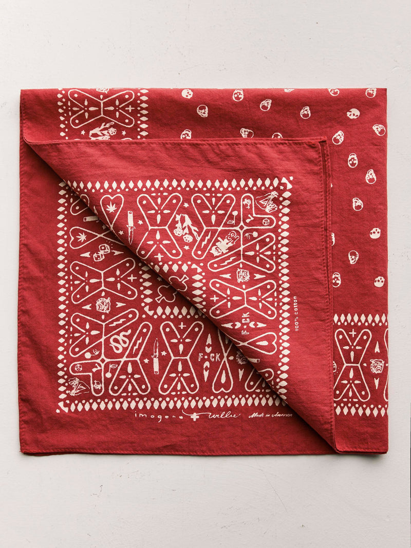 the "muerte" bandana in red - Model