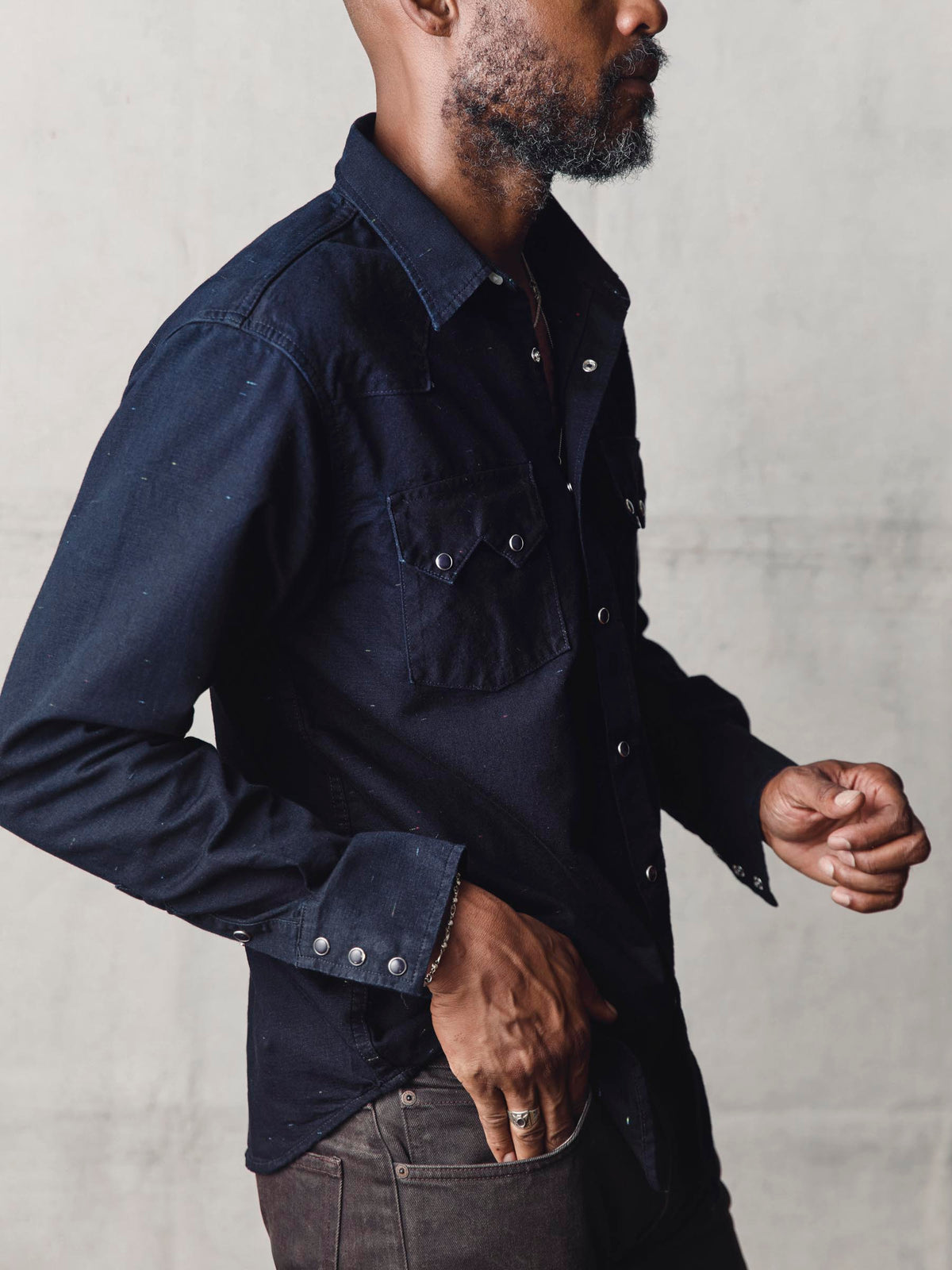 sawtooth pearl snap in reverse black indigo nep