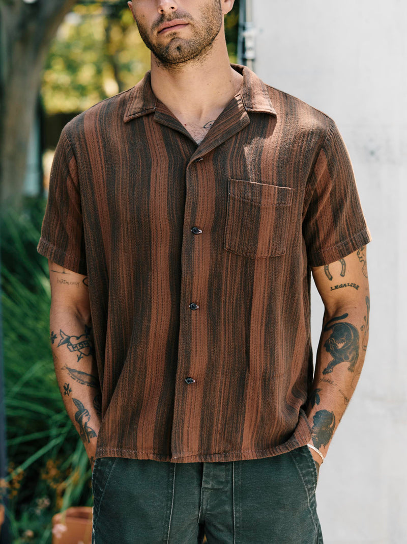 the serra camp shirt in overdyed clay
