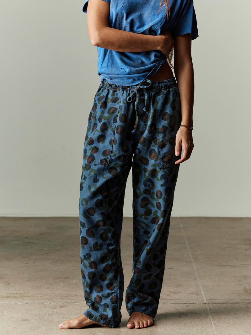 ventura chore pant in blue rosette