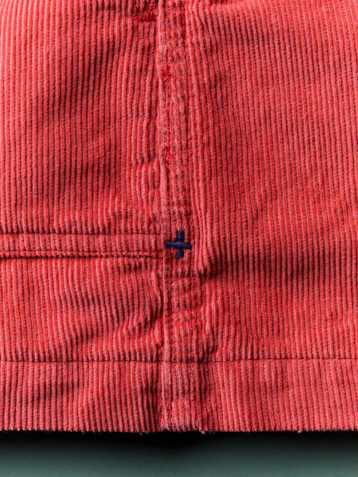 the lounge short in sunfaded red cord
